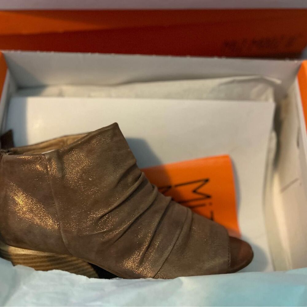 New in the box! Miz Mooz bronze leather wedge sandals